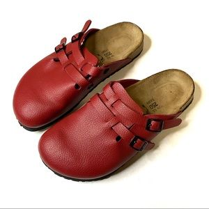 Birkis Birkenstock Camden Red slip on Clogs